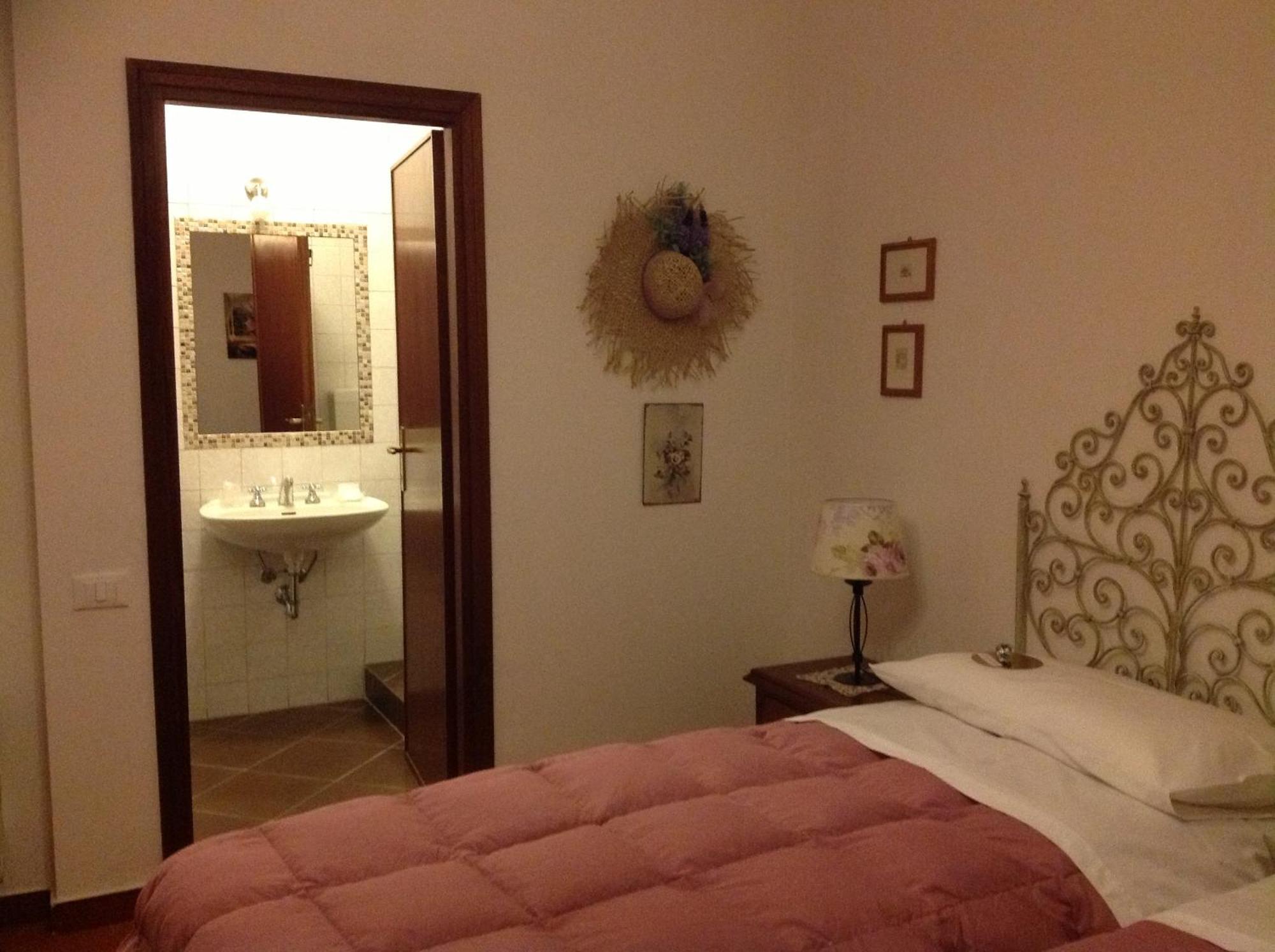 Cisanello House Hotel ปิซา ภายนอก รูปภาพ