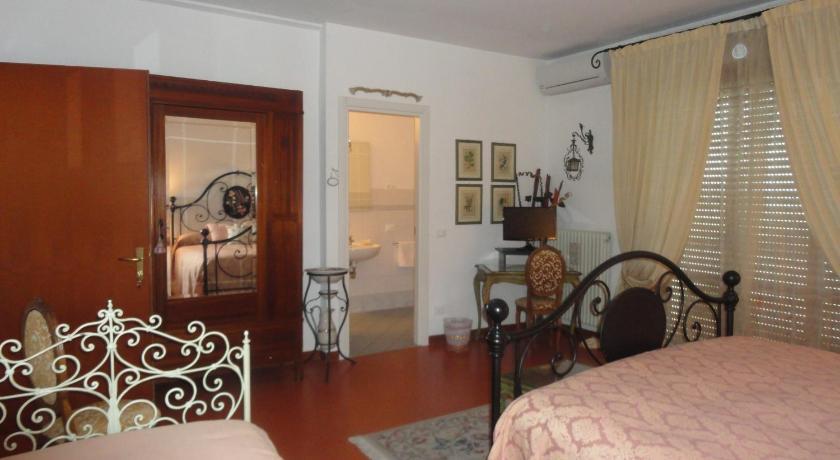 Cisanello House Hotel ปิซา ภายนอก รูปภาพ